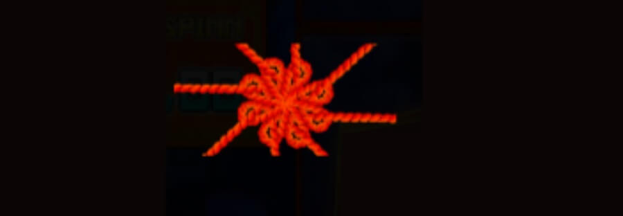 Mystisk symbol från Floating Dragon New Year Festival i form av ett rött rep.